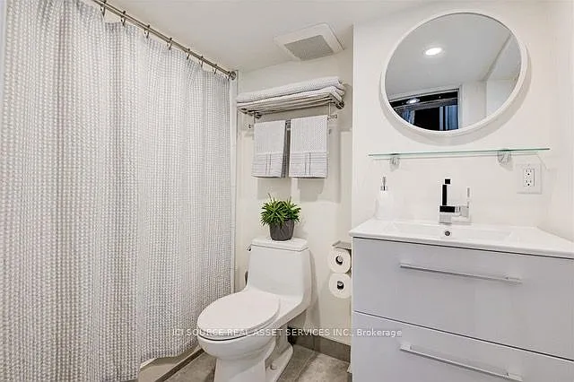 176 Pendrith St — Photo 12