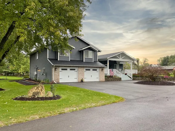 12134 Old River Rd, Rockton, IL 61072
