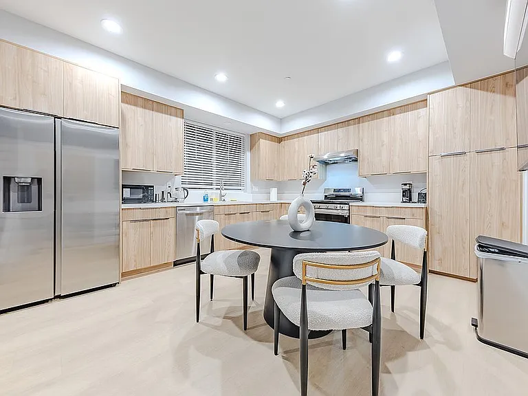 123 S Marguerita Ave #215B — Photo 6