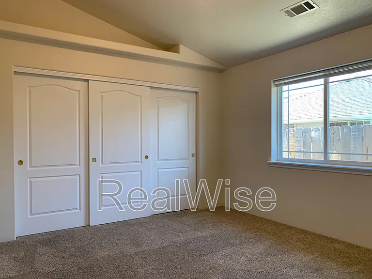 1675 George Tweed Blvd — Photo 6