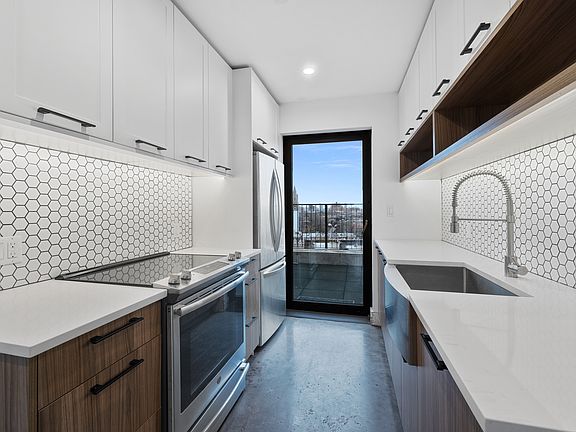 4th image of 1520 Fulton St #9D10