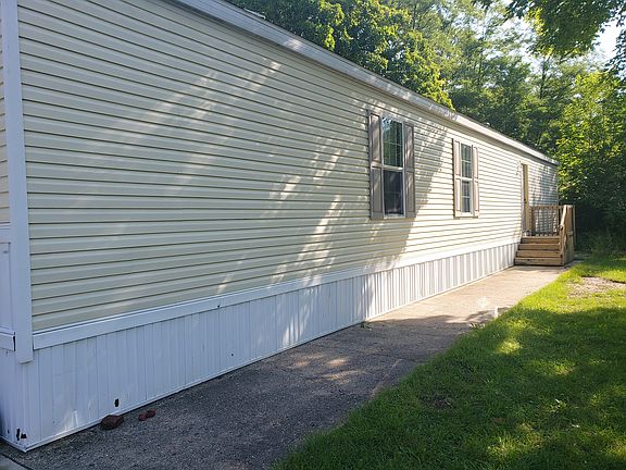 3rd image of 3224 Redwood Ln