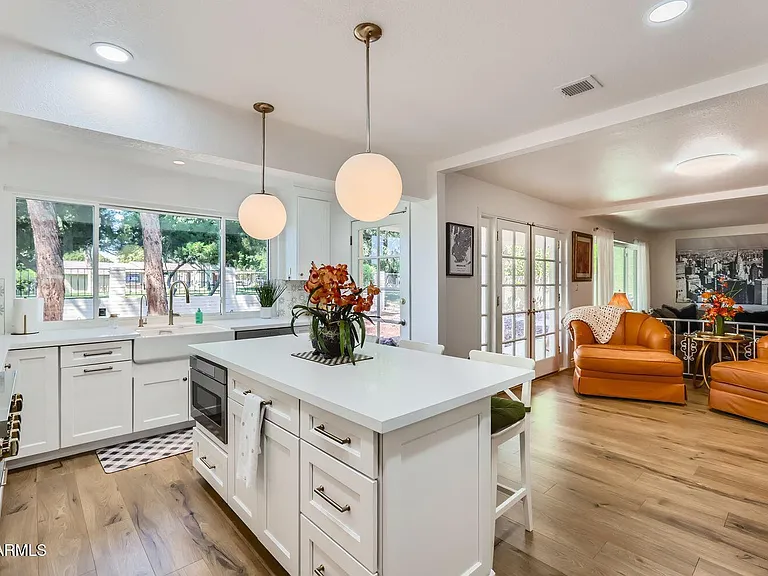 1305 E Steamboat Bend Dr — Photo 12
