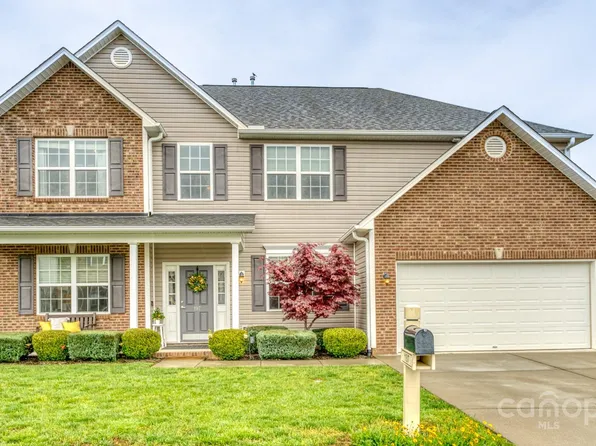 197 Roanoke Rd, Fletcher, NC 28732