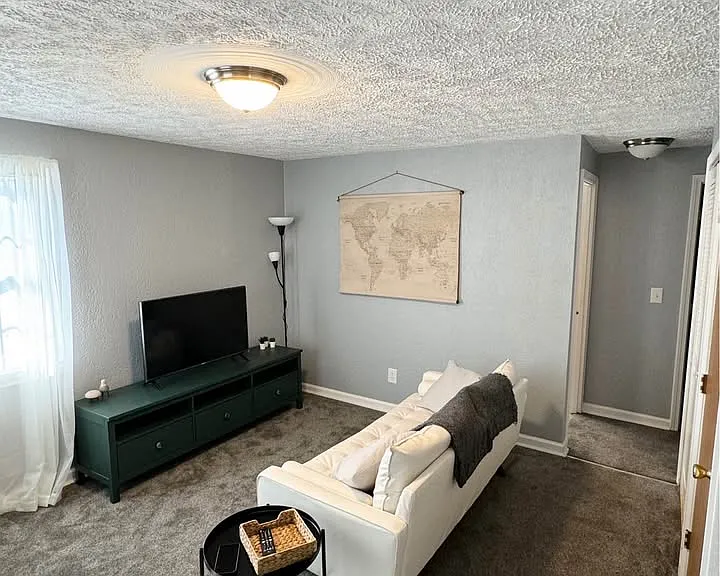 32 W Welch Ave #A — Photo 5
