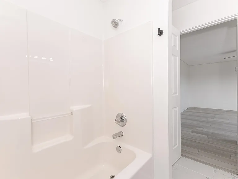 2805 Gill St — Photo 27
