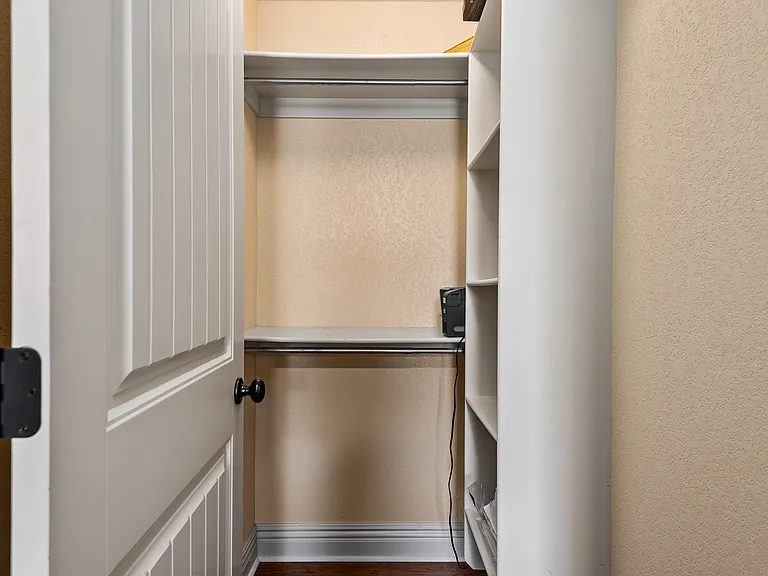 3802 NE Oaktrace Ave — Photo 8