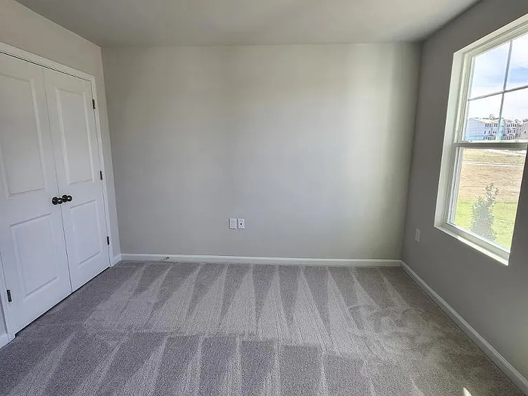 2431 Kasota Ln — Photo 5