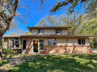 21402 Ash Cir, Gretna, NE 68028