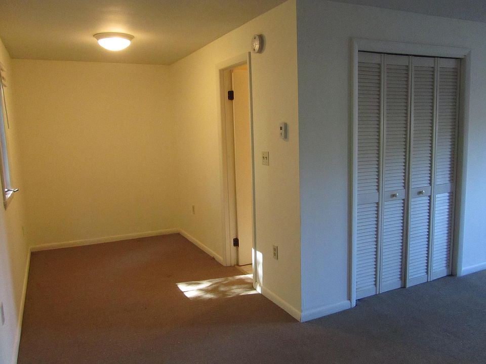bedroom alcove