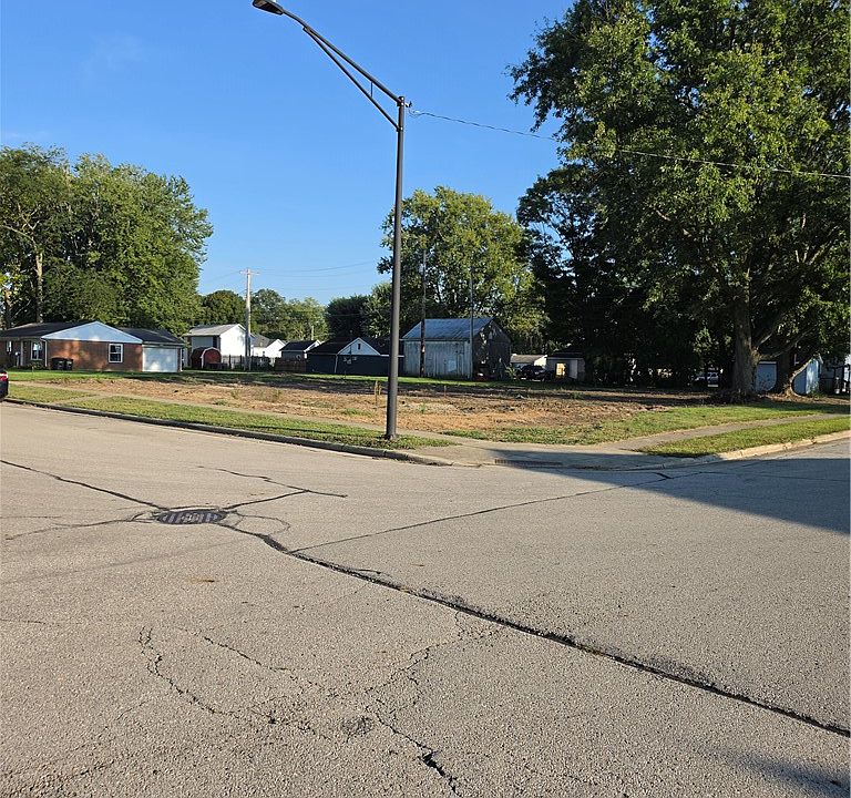 1st image of 708 W George St