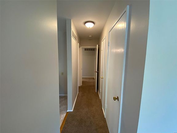 5th image of 705 Jamaica Pl