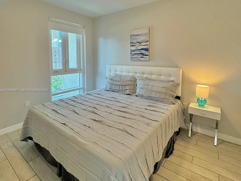 321 NE 26th #703 — Photo 8