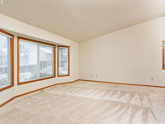 5th image of 10860 SE 78th Ct
