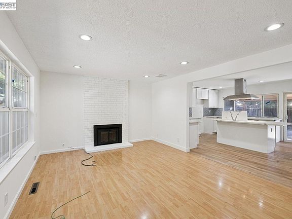3rd image of 1712 Morrill Ave