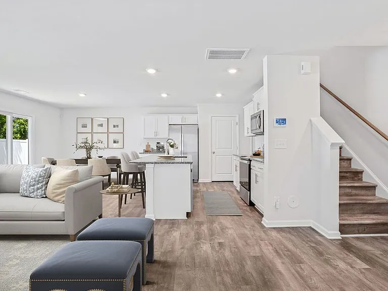 2112 Ryker Davis Ln — Photo 6
