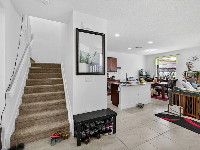4009 Sequoia Pl — Photo 6
