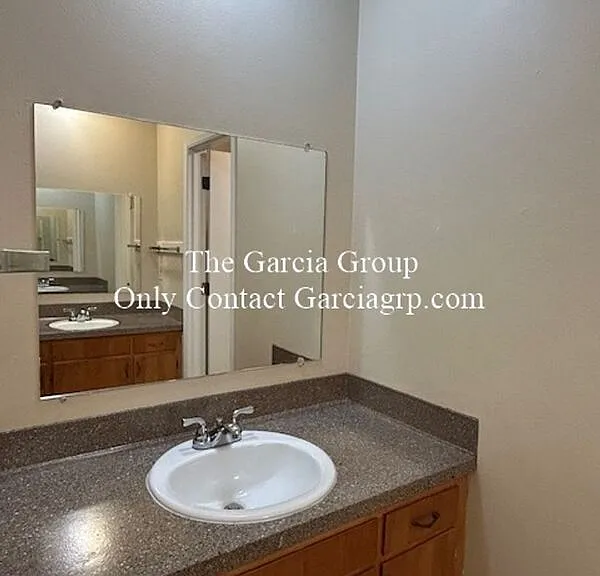 9205 E Burnside St #H203 — Photo 15