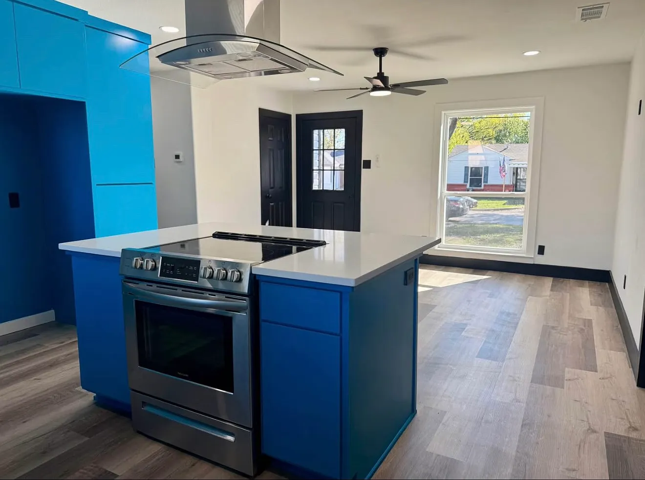 3 bed, 964 sqft, $2,100 — Photo 4