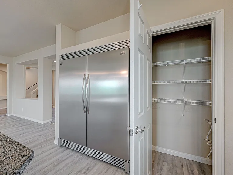 706 Eros Ct — Photo 2