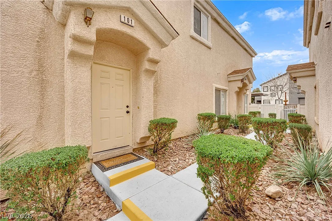 2 bed, 2.0 bath, 1069 sqft, $1,595 — Photo 4