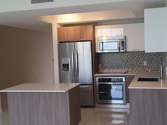3rd image of 5300 Paseo Dr #14