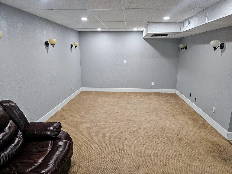 2710 Cansler Dr — Photo 15