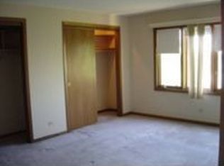 6433 W Belle Plaine Ave APT 201, Chicago, IL 60634