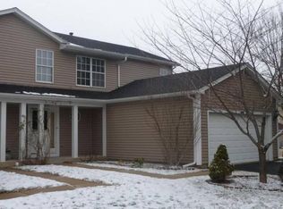 1028 Oak Ridge Dr, Streamwood, IL 60107