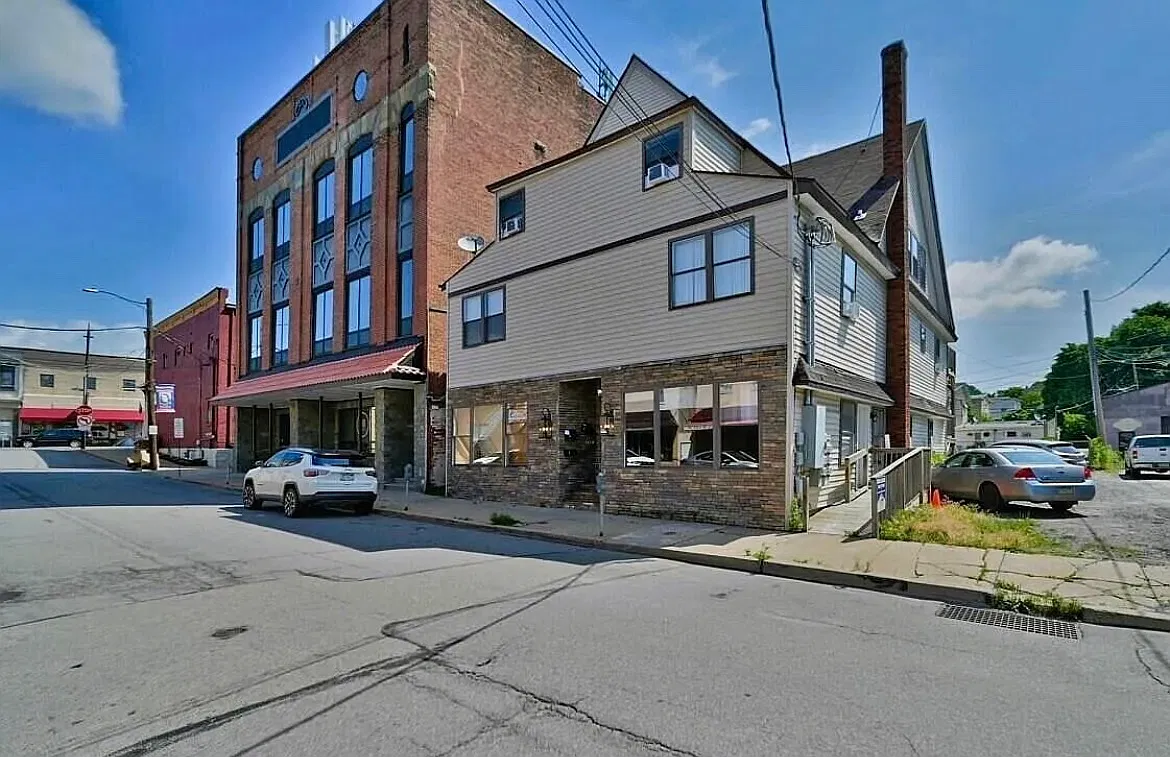 111-113 Chestnut St — Photo 1