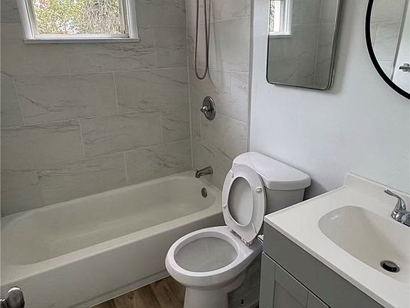 4th image of 5613 Encinita Ave
