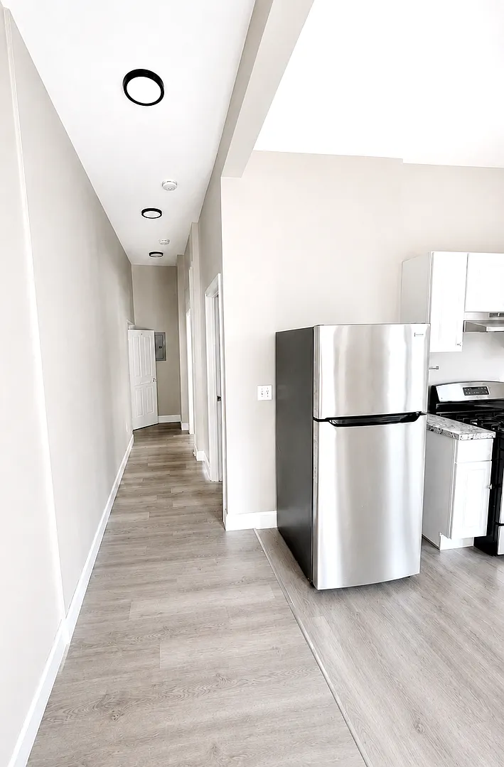 66 Holmes Ave — Photo 4
