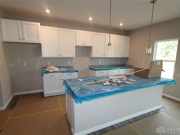 5th image of 500 Iris Dr