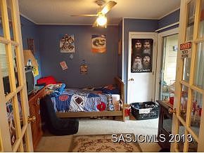 4th image of 909 Santa Clara Ave
