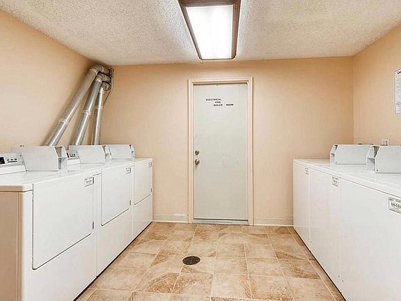 4th image of 1410 York St APT 16