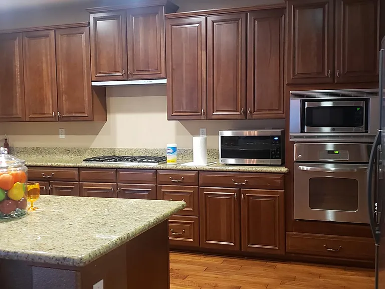 1331 Underwood Ln — Photo 2