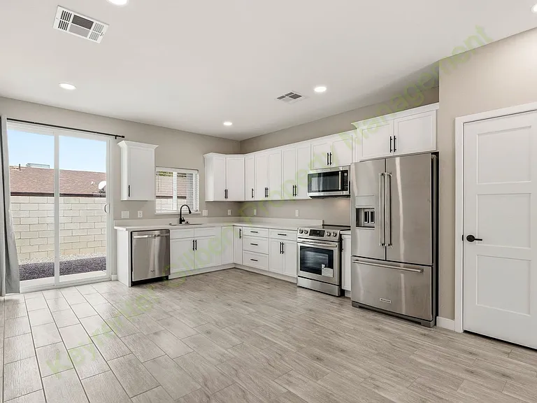 511 E 8th Ave #101 — Photo 8
