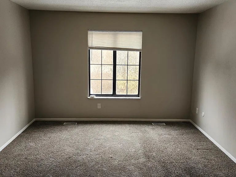 4515 W Bancroft St #9-10 — Photo 11