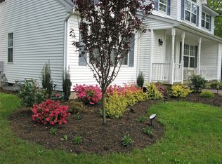 17 Knob Hill Dr, Kings Park, NY 11754