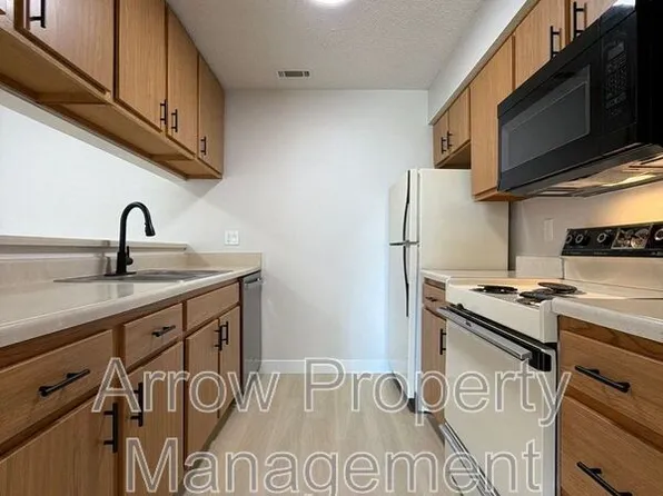 2334 N 44th St Unit 19, Lincoln, NE 68504