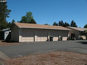 3rd image of 2210 SE 45th Ave