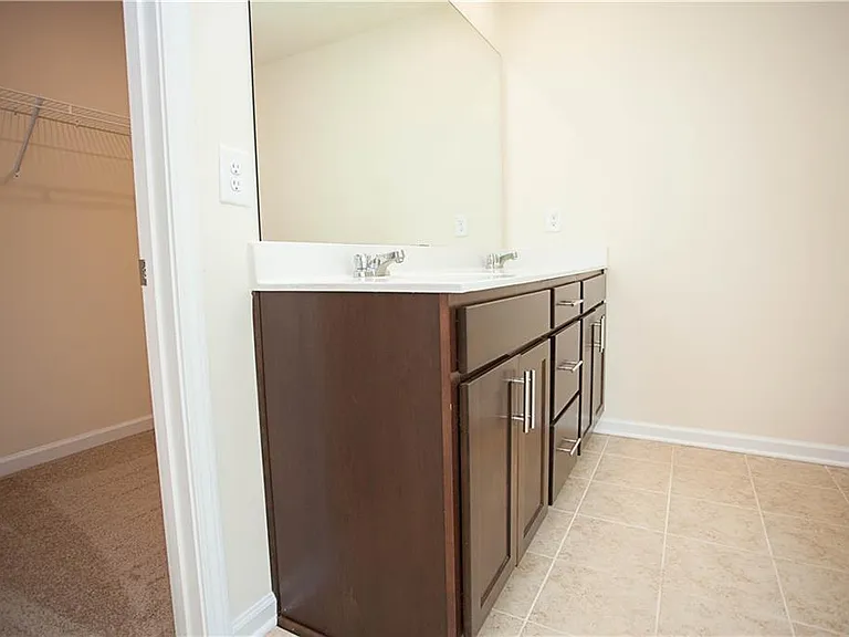 4505 Almanor Cir — Photo 32