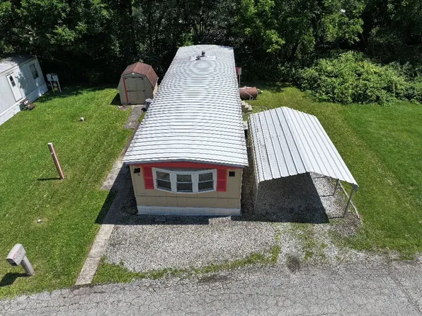 1044 Bert Cir, Penn, PA 15675