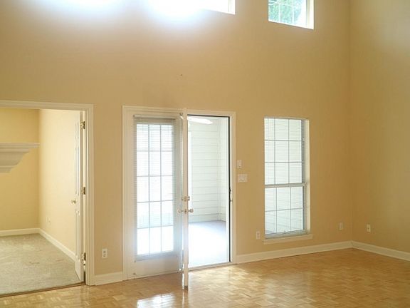 3rd image of 6720 Willow Brook Dr