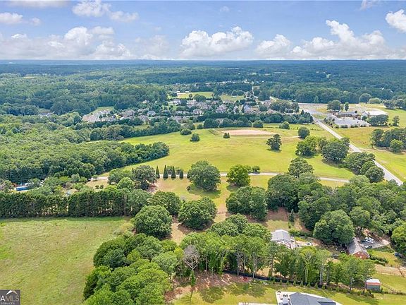 5th image of 2673 Harbins Rd