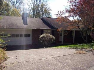 797 W Outer Dr, Oak Ridge, TN 37830