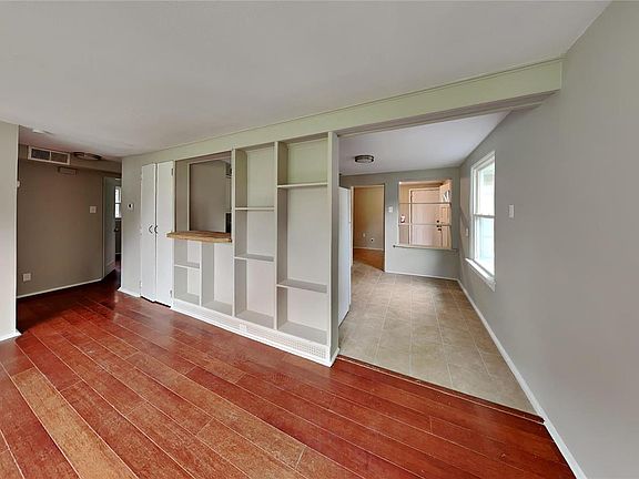 3rd image of 29 Marquette Dr