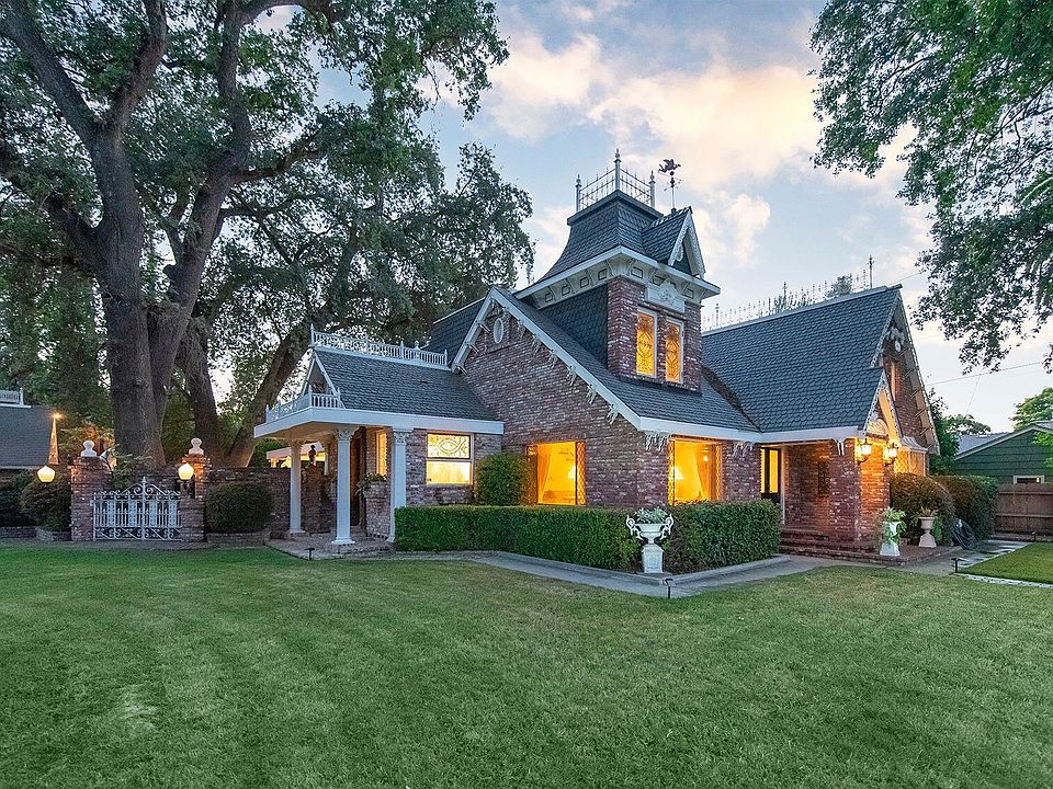 1015 S Giddings Street, Visalia, CA 93277 Zillow