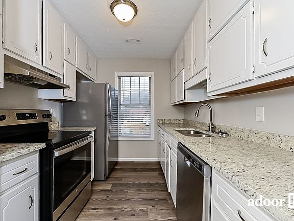2nd image of 105 Rosebud Ln