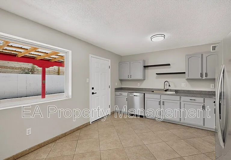 5748 Pinon Flats Rd NW — Photo 10